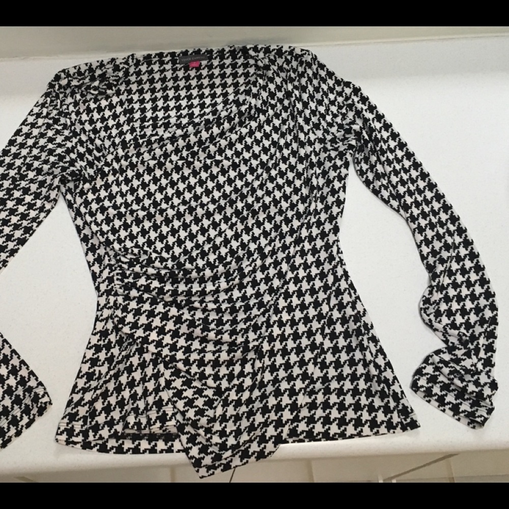 Vince Camuto top